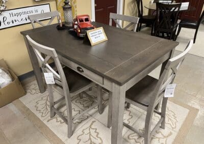 a Grey kitchen table with 4 chairs